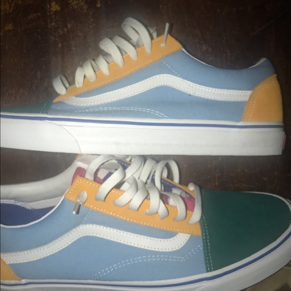 vans - Picture 2 of 3
